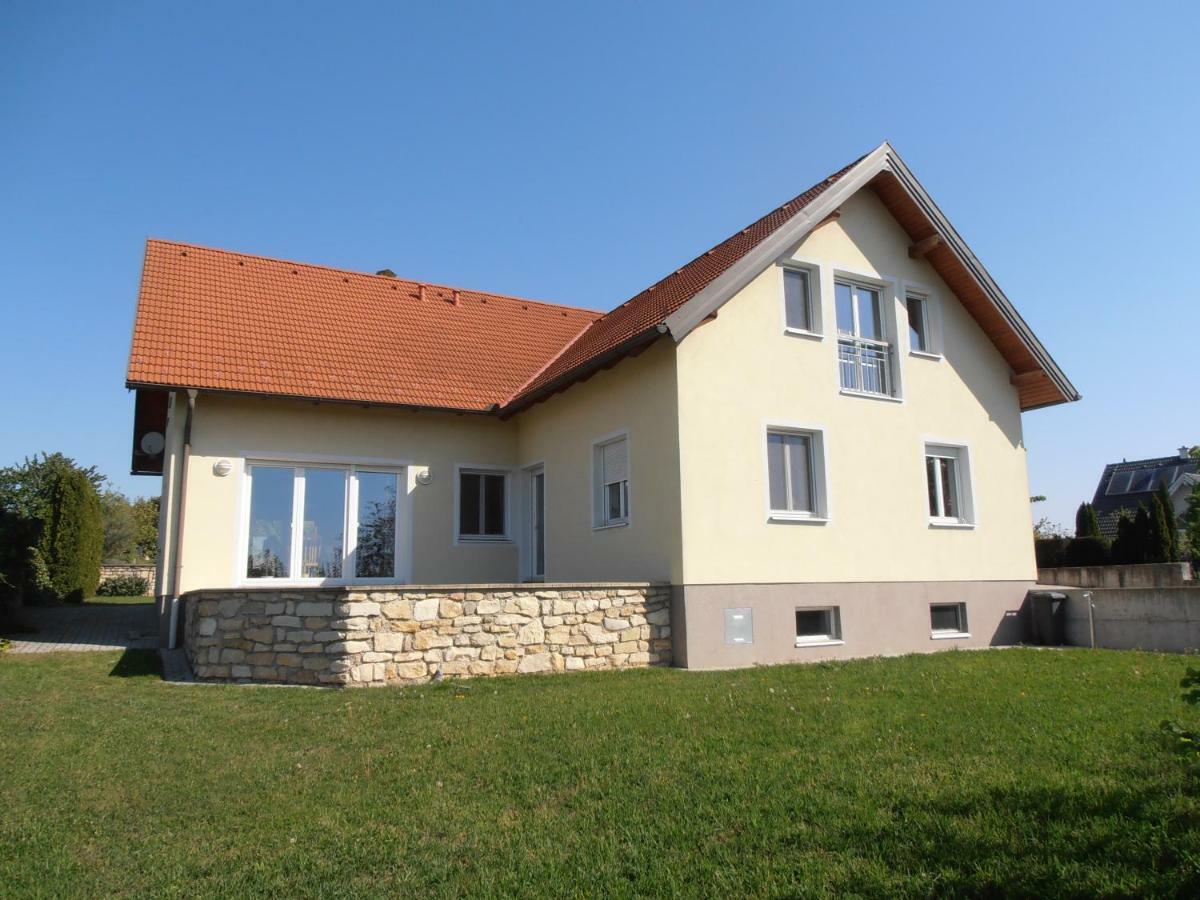 Ferienwohnung Am Kirchberg ヨイス エクステリア 写真